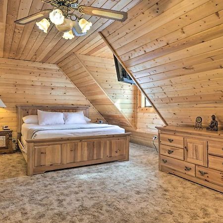 Rustic Duck Creek Village Cabin With Fire Pit! Buitenkant foto
