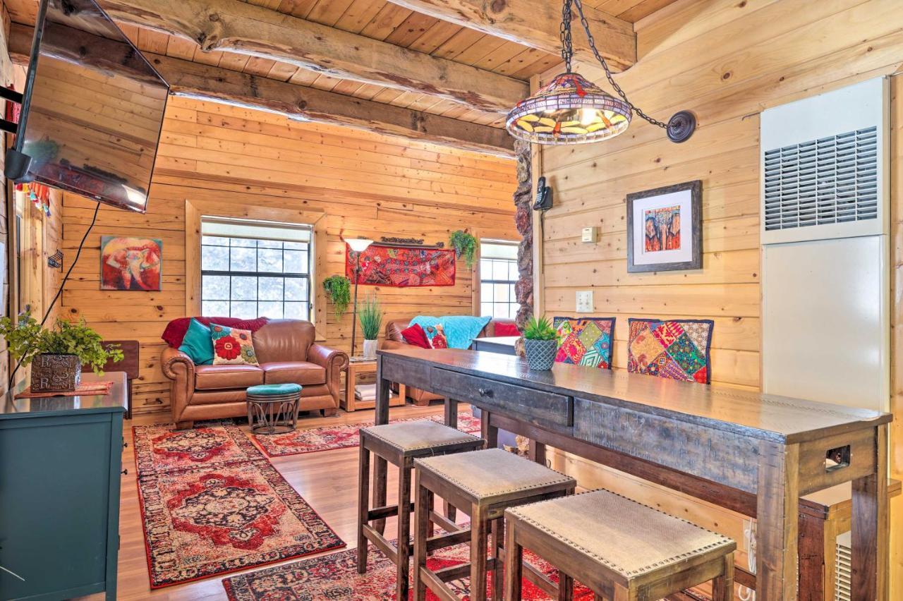 Rustic Duck Creek Village Cabin With Fire Pit! Buitenkant foto