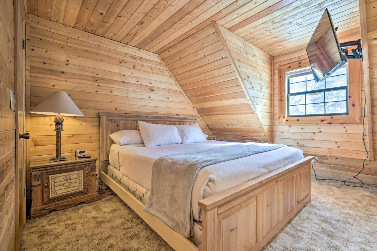 Rustic Duck Creek Village Cabin With Fire Pit! Buitenkant foto